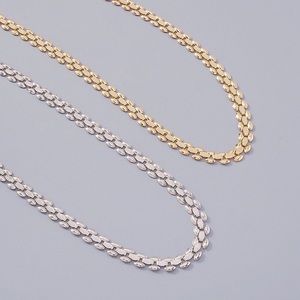 Beautiful Silver and gold plated single layer necklace.